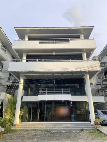 ����������Ϳ��� 4 ��� 450 ���. �����͹�ت 62 �Թ�ҧ�дǡ �Դʶҹ�ö俿����չت  