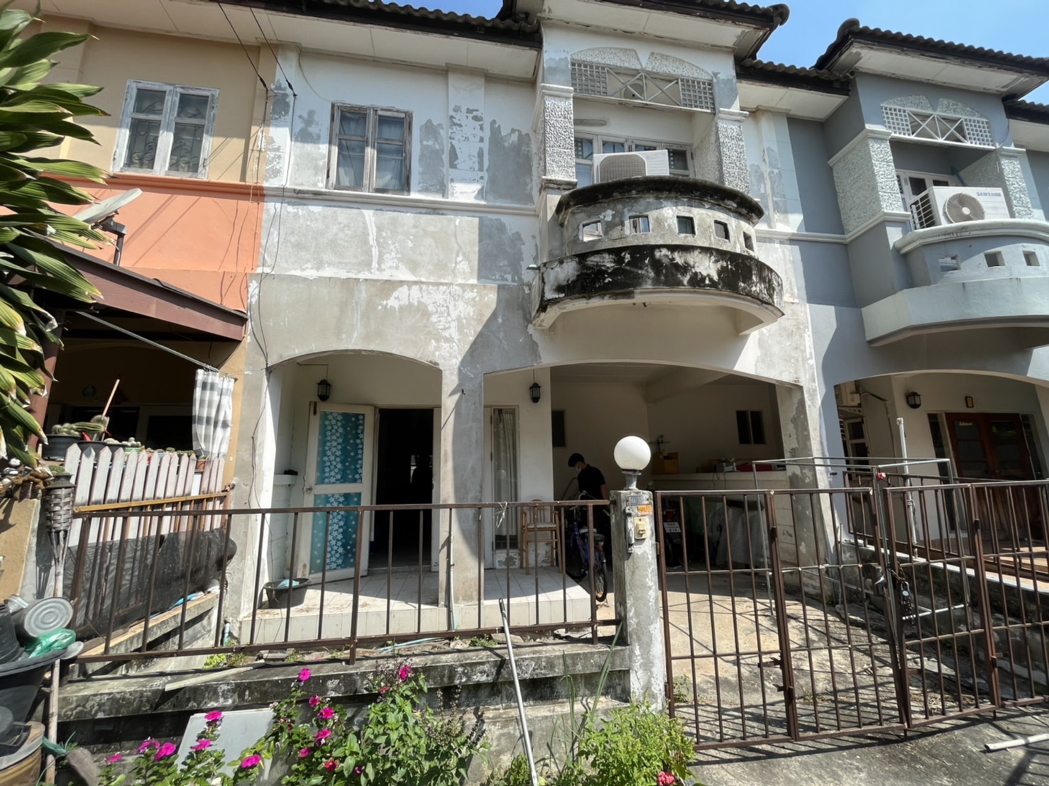 ขายบ้านทาวน์เฮาส์ นนทบุรี ไทรน้อย 21วา 1.55ล T0918605330 ขายบ้านทาวน์เฮาส์ นนทบุรี ไทรน้อย 21วา 1.55ล T0918605330