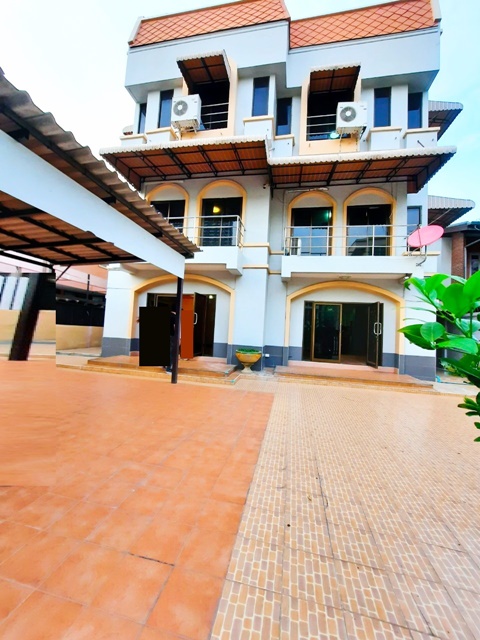 �������ҡ͹ �˭��ҡ ��������� 2���� 8�͹ BTS �Ҫ��� ྪú��� 1-7 10����  �Ҫ��� Central World 202 ���. 8��� �ʹö 8�ѹ 