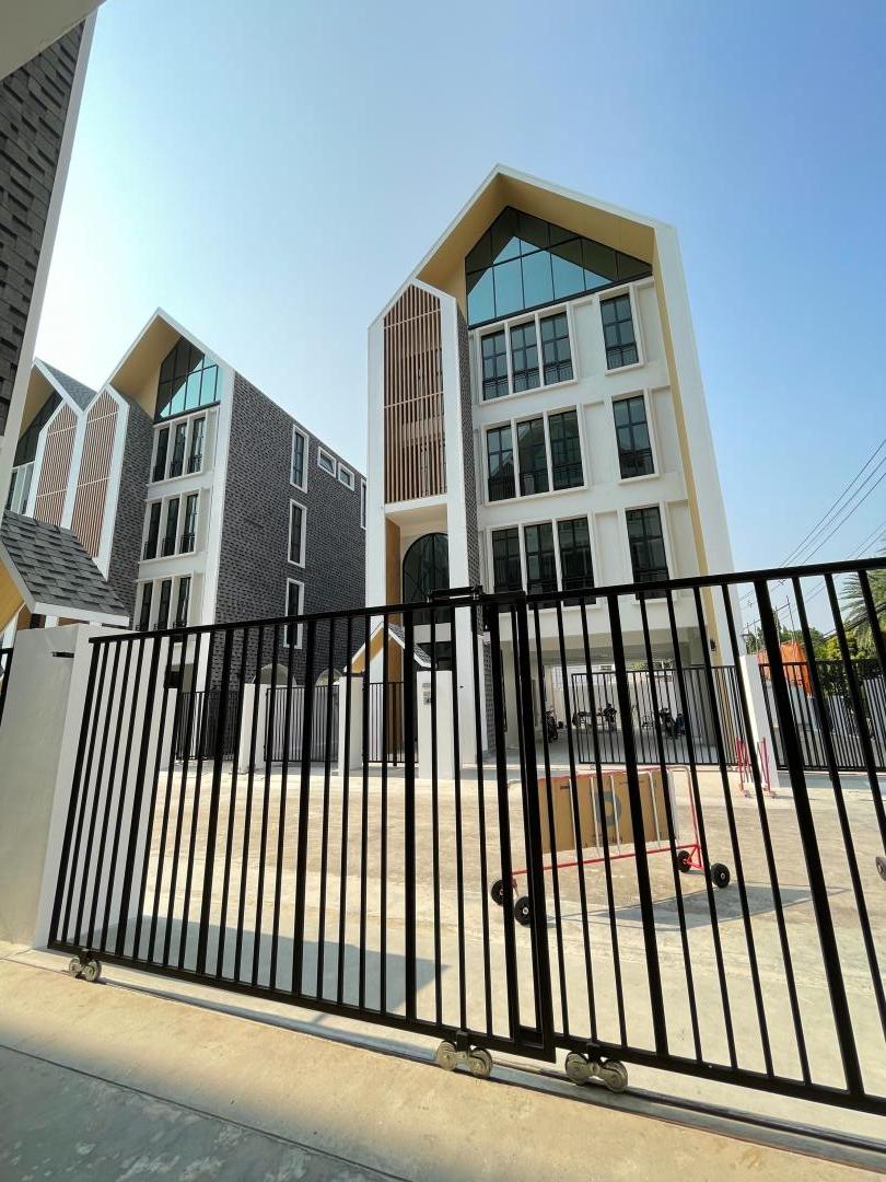 �ӹѡ�ҹ����������Ϳ���4������ҧ������ҹ�����ҡ ������˧ 44 ����MRT��ա�ձ� ���乹�