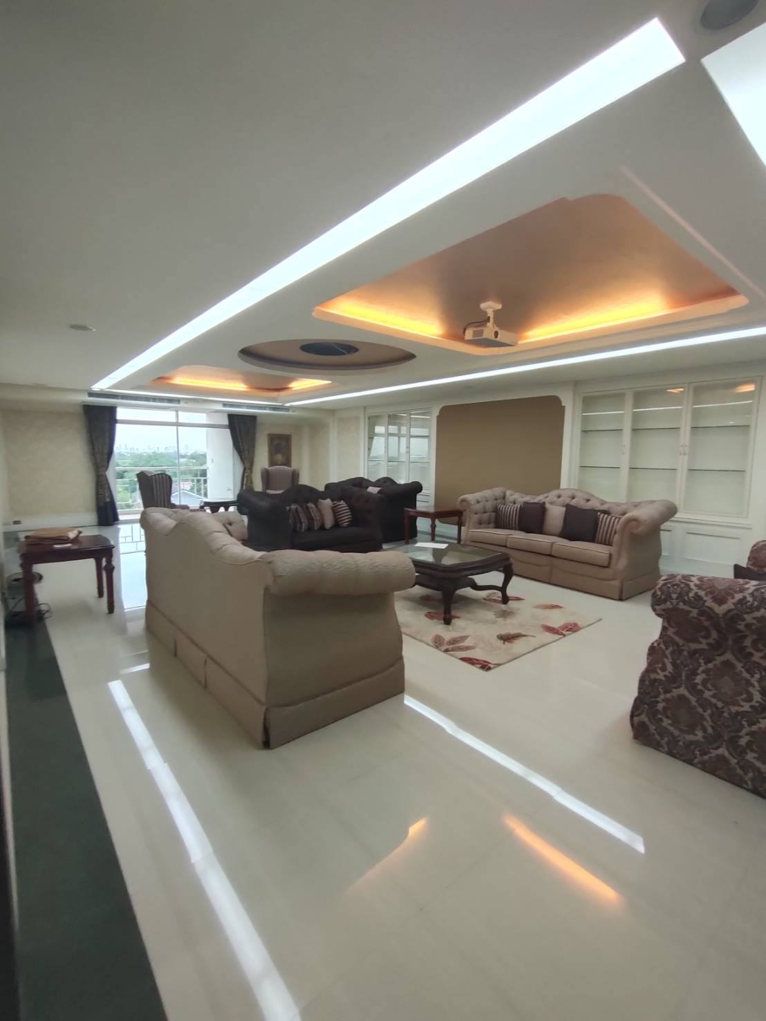 ����ӹѡ�ҹ5�����ҹ����������õ��.9 ��͹�ت �Ѳ�ҡ�õѴ���� ��.2000 ��.�.������Կ�� �������ҹ