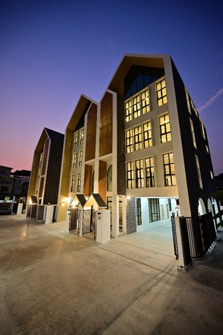 ����C5829 ����������Ϳ��� 4��� �������ԡ ��䫹���� ���ʹö 9�ѹ ������˧ �����ҡ ����ا෾��ձ�