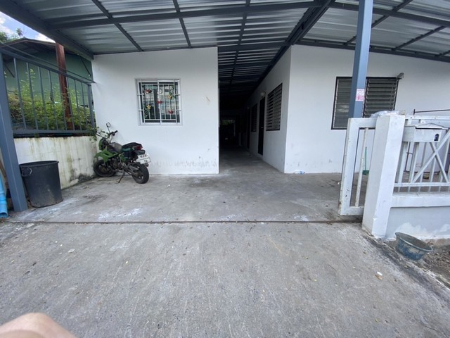 ขายเช่าหอพักชั้นเดียว 9 ห้อง แถวมหาลัยรังสิต อาศัยรายวันรายเดือน9ห้องชั้นเดียว พร้อมให้เช่าอยู่ เจริญมาก ห้อง หอพักอยู่แถว ม.รังสิต อ.เมือง ปทุม 2.8ลบ. 60วา ขายเช่าหอพักชั้นเดียว 9 ห้อง แถวมหาลัยรังสิต อาศัยรายวันรายเดือน9ห้องชั้นเดียว พร้อมให้เช่าอยู่ เจริญมาก ห้อง หอพักอยู่แถว ม.รังสิต อ.เมือง ปทุม 2.8ลบ. 60วา