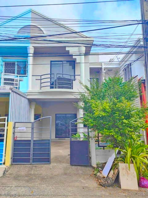 นวมินทร์ 78-84รร.นวมินทราชูทิศ กรุงเทพ ปล่อยเช่า ทาน์เฮาว์ เปล่า 2 ชั้น ใกล้ไทวัสดุ 21 ตรว. 3 นอน 2 น้ำ 2จอดรถ นวมินทร์ 78-84รร.นวมินทราชูทิศ กรุงเทพ ปล่อยเช่า ทาน์เฮาว์ เปล่า 2 ชั้น ใกล้ไทวัสดุ 21 ตรว. 3 นอน 2 น้ำ 2จอดรถ