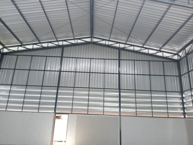 ให้เช่าโกดังคลังสินค้าสร้างใหม่ 450 ตรม. พร้อมออฟฟิศติดแอร์ มีห้องน้ำ จอดรถ 15 คัน โกดังสูง 7 เมตร ย่านลำลูกกาคลอง 4 ให้เช่าโกดังคลังสินค้าสร้างใหม่ 450 ตรม. พร้อมออฟฟิศติดแอร์ มีห้องน้ำ จอดรถ 15 คัน โกดังสูง 7 เมตร ย่านลำลูกกาคลอง 4