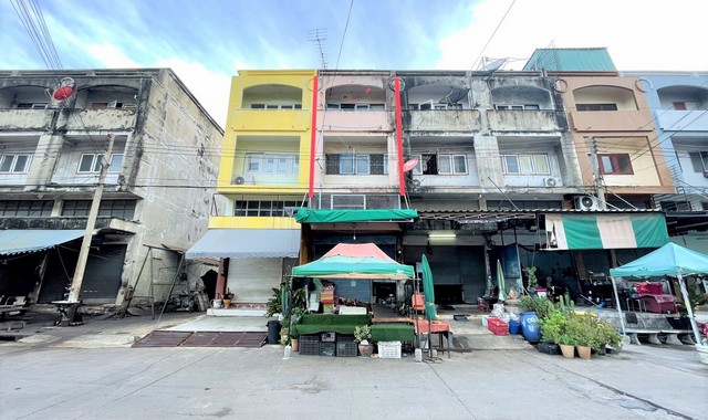 ขายอาคารพาณิชย์ หมู่บ้านเศรษฐกิจ ซิตี้ สมุทรสาคร (PKK04-06234) ขายอาคารพาณิชย์ หมู่บ้านเศรษฐกิจ ซิตี้ สมุทรสาคร (PKK04-06234)