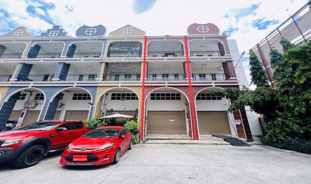 ����Ҥ�þҳԪ�� �����ҹ����Ի ����� ��ط��Ҥ� (PKK04-06110)