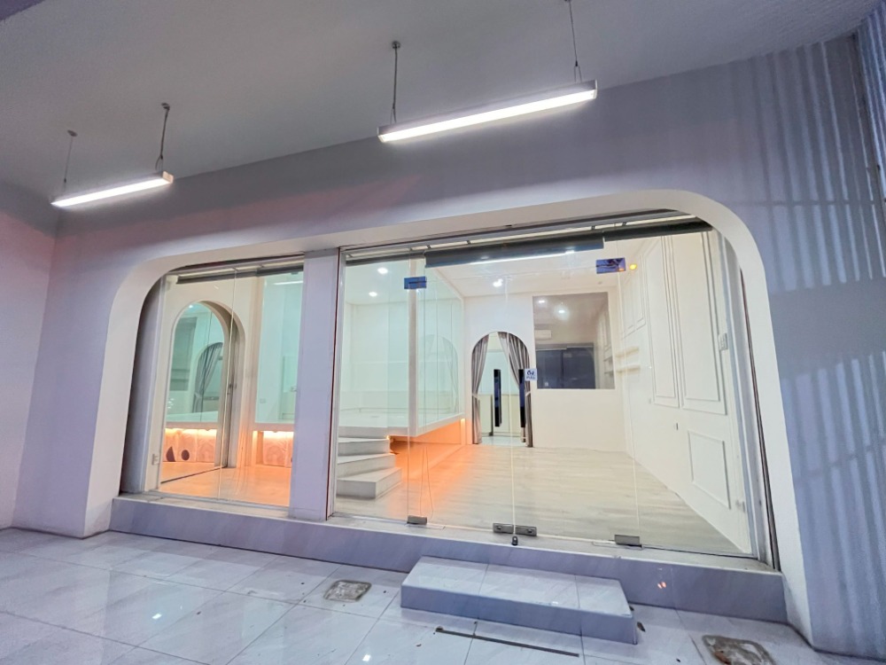 ให้เช่าพื้นที่ชั้น 1 ริมถนนพระรามที่ 2 ซอย 47 พื้นที่ใช้สอย 35 ตรม. เหมาะเป็นร้านค้า ออฟฟิศ ร้านคาเฟ่ ร้านทำเล็บ ร้านทำผม ให้เช่าพื้นที่ชั้น 1 ริมถนนพระรามที่ 2 ซอย 47 พื้นที่ใช้สอย 35 ตรม. เหมาะเป็นร้านค้า ออฟฟิศ ร้านคาเฟ่ ร้านทำเล็บ ร้านทำผม