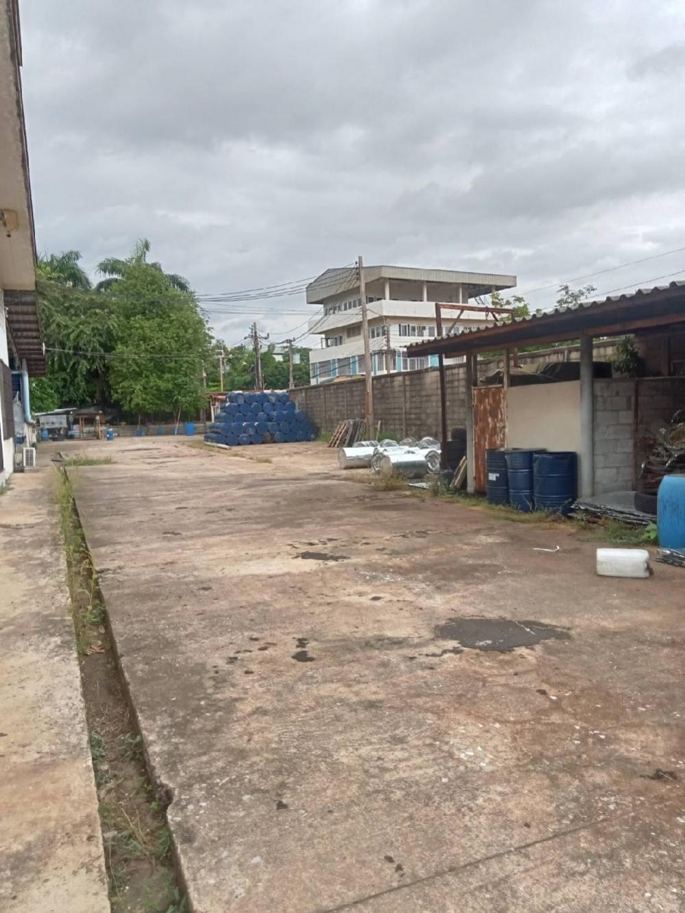 ให้เช่าโรงงานพร้อมใบ ร.ง.4 พื้นที่อาคาร 2,000 ตร.ม. ถ.ปู่เจ้าสมิงพราย พื้นที่สีม่วง อำเภอพระประแดง สมุทรปราการ ให้เช่าโรงงานพร้อมใบ ร.ง.4 พื้นที่อาคาร 2,000 ตร.ม. ถ.ปู่เจ้าสมิงพราย พื้นที่สีม่วง อำเภอพระประแดง สมุทรปราการ