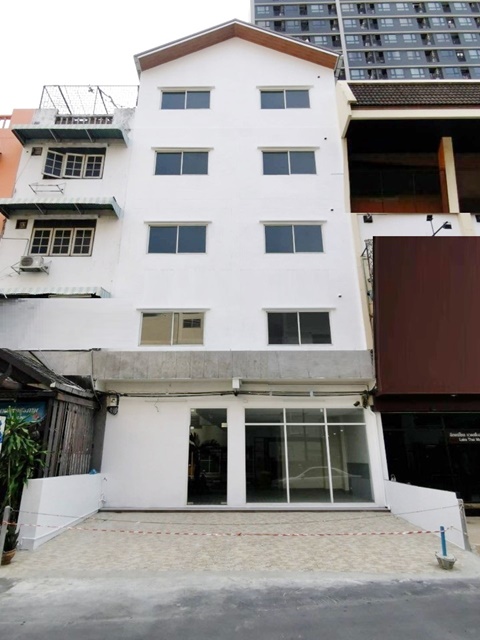 BTS ��͹�ت 96���. ��Ҵ��͹�ت T77 �ʹ���� ��ҧ��ꡫ� ������ �Ҥ�þҳԪ�� 2���� 5 ��� 6�͹ 4��� 3�ʹö