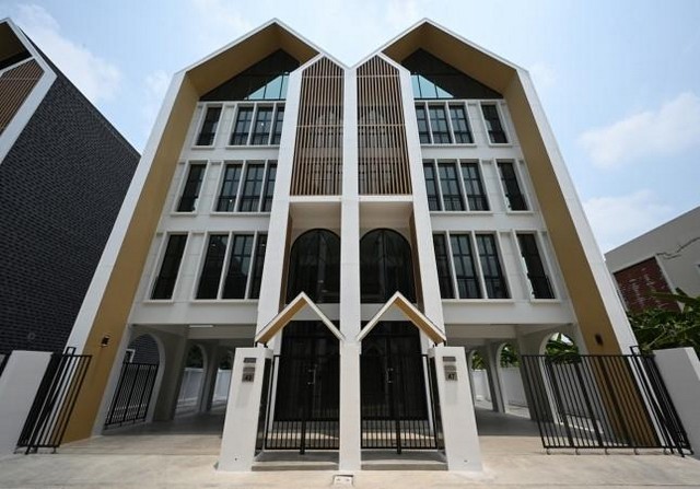 �������ӹѡ�ҹ 4 ��� �������ԡ ��������ҡ ��� ö俿��������ͧ