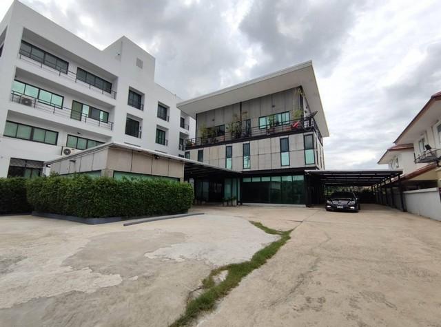 �������ӹѡ�ҹ office ੾�Ъ�鹷�� 3 ���ͷ�� 184 ��� �������Թ��� 39 ���ʹö 5-6 �ѹ ���ö俿�� ���ҧ��ǹ