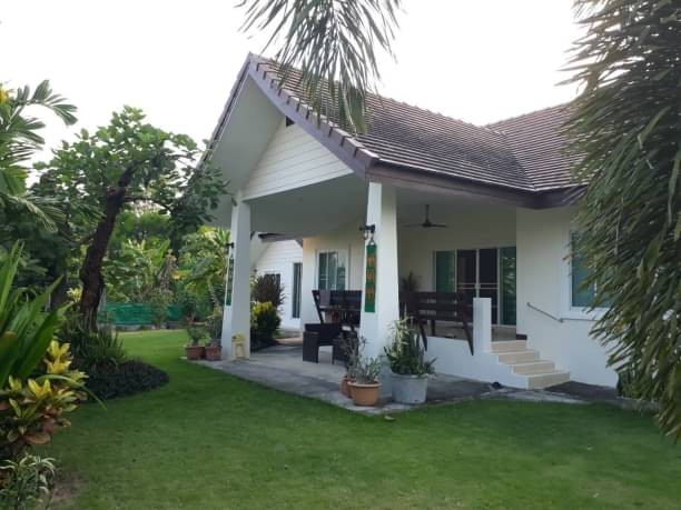 ขายด่วน 4.5 ล้าน บ้านพร้อมที่ดิน 227 ตรว. #ป่าป้อง #ดอยสะเก็ด เงียบสงบ เป็นส่วนตัว มองเห็นวิวสวน ทุ่งนา และภูเขา ร่มรื่นมากๆ เดินทางสะดวก ขายด่วน 4.5 ล้าน บ้านพร้อมที่ดิน 227 ตรว. #ป่าป้อง #ดอยสะเก็ด เงียบสงบ เป็นส่วนตัว มองเห็นวิวสวน ทุ่งนา และภูเขา ร่มรื่นมากๆ เดินทางสะดวก