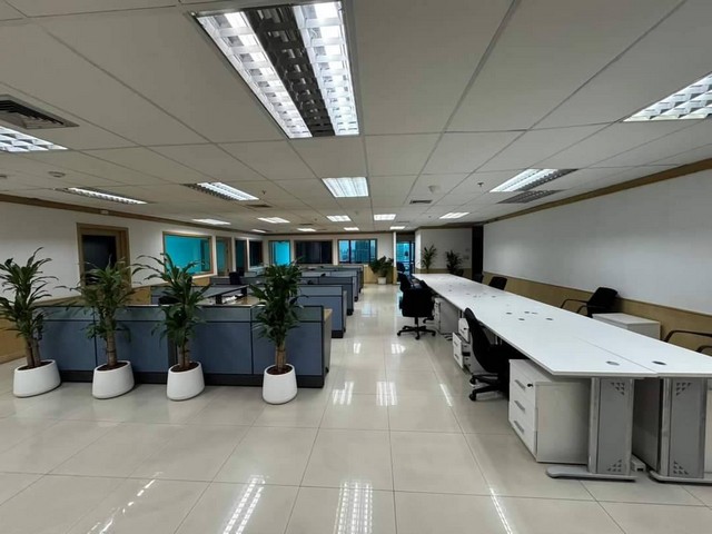 ����C5841 �����Ҿ�鹷���ӹѡ�ҹ ��Ҵ 300 ���ҧ���� �������������� ����Ѫ�����ɡ ��� MRT