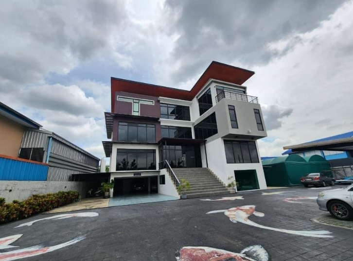 ขายอาคาร สำนักงาน พร้อมที่พักอาศัย 4 ชั้น เนื้อที่ 296 ตรว ถนนสุขาภิบาล 5 ซอย22  ขายอาคาร สำนักงาน พร้อมที่พักอาศัย 4 ชั้น เนื้อที่ 296 ตรว ถนนสุขาภิบาล 5 ซอย22