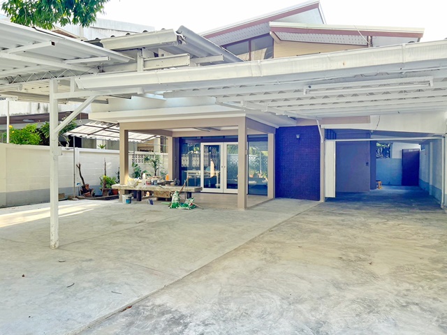 MRTลาดพร้าวเซนทรัล ยูเนี่ยนมอลล์ 11-17 ที่จอดรถ 4 เงียบสงบ 78ตรว.190ตรม. 3นอน 3น้ำ 4แอร์ MRTลาดพร้าวเซนทรัล ยูเนี่ยนมอลล์ 11-17 ที่จอดรถ 4 เงียบสงบ 78ตรว.190ตรม. 3นอน 3น้ำ 4แอร์