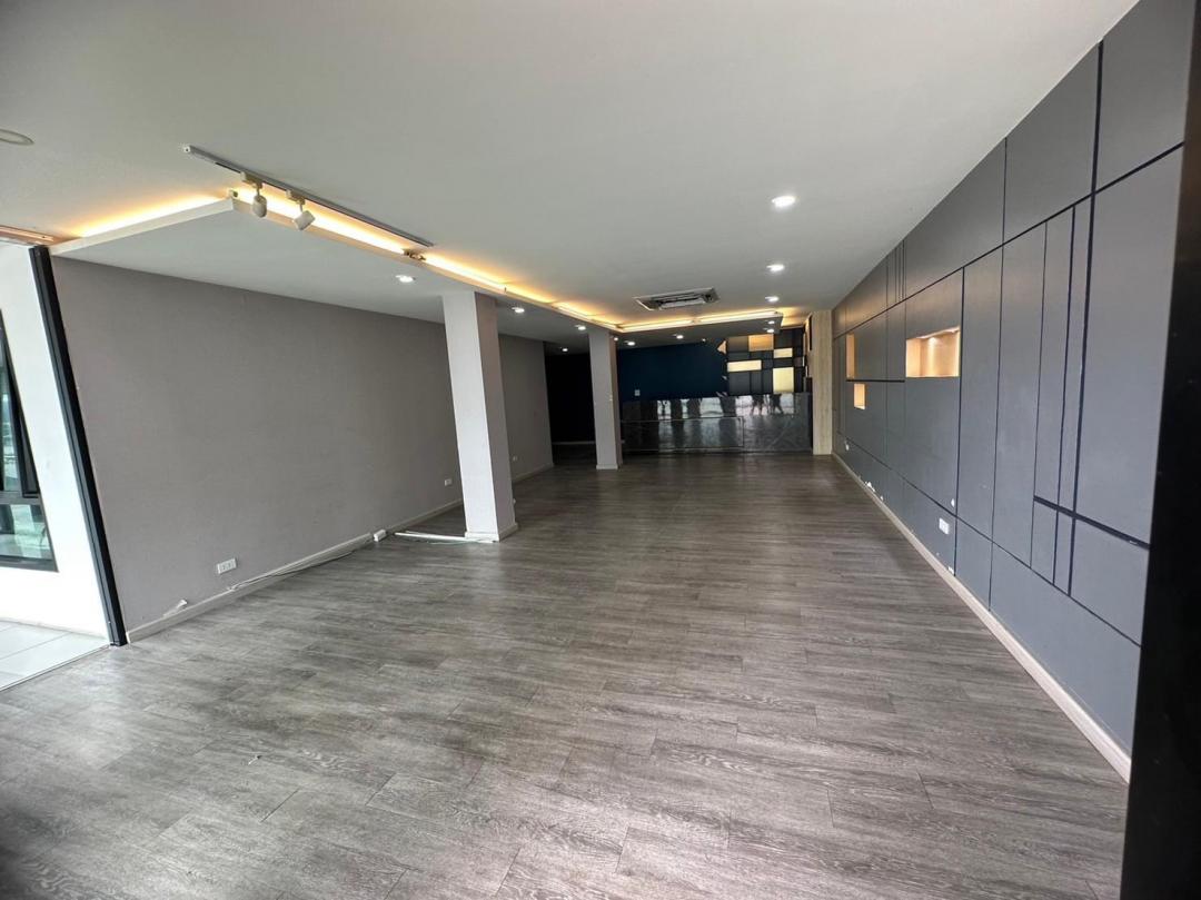 C3822 �������Ҥ�þҳԪ�� 3 ��� ����Ѫ�� 19 �����͡�������Ǵ�16 ���ö俿��MRT�Ѫ�����ɡ