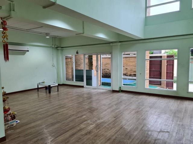 C3861 ให้เช่าอาคารสำนักงาน 4 ชั้น ซอยศรีนครินทร์ 45 ใกล้รถไฟฟ้า ใกล้ซีคอนสแควร์ C3861 ให้เช่าอาคารสำนักงาน 4 ชั้น ซอยศรีนครินทร์ 45 ใกล้รถไฟฟ้า ใกล้ซีคอนสแควร์