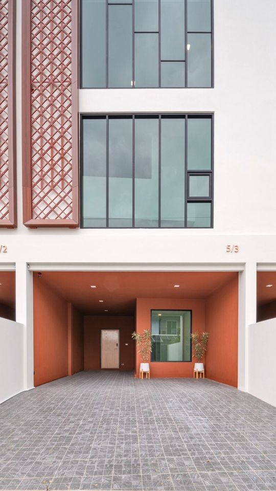 CH883-OS-RE ����������Ϳ������ҧ���� �������º��ǹ�͡��� ����Թ��� �ʹö 3 �ѹ 俿�� 3 �� �ͧ�Ѻ EV Charger