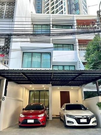 ��������Т�� ��ǹ���� 4 ���  ����ҷ� 21 ��� BTS �оҹ�ҡ�Թ