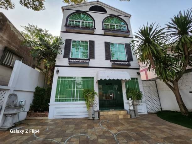 ติดถนนต้นยางสารภี ขายพร้อมผู้เช่า 8.5 ล้านอาคารพาณิชย์ 3 ชั้น ตกแต่งสวย น่าอยู่ #สามารถเปิดกิจการ ค้าขายได้ ติดถนนต้นยางสารภี ขายพร้อมผู้เช่า 8.5 ล้านอาคารพาณิชย์ 3 ชั้น ตกแต่งสวย น่าอยู่ #สามารถเปิดกิจการ ค้าขายได้