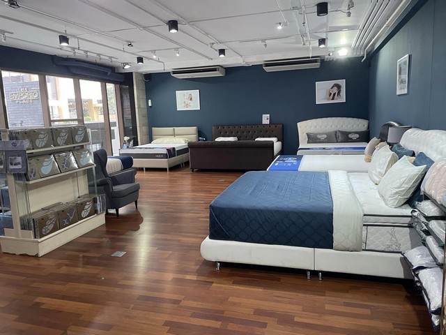 �����Ҿ�鹷���� 1 �Ҥ��  The emprio place ��鹷�� 220 ���. �Դ�������آ���Է 24  ��� BTS ���������