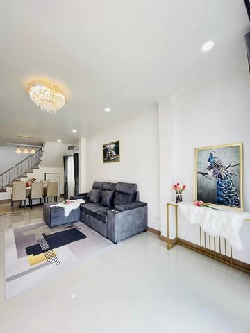 C3967 ขายบ้านเดี่ยว 2 ชั้น ซอยพหลโยธิน 48 รีโนเวทใหม่พร้อม เฟอร์นิเจอร์ใหม่ ใกล้รถไฟฟ้าสถานีสายหยุด C3967 ขายบ้านเดี่ยว 2 ชั้น ซอยพหลโยธิน 48 รีโนเวทใหม่พร้อม เฟอร์นิเจอร์ใหม่ ใกล้รถไฟฟ้าสถานีสายหยุด