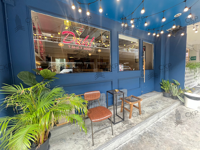 ��´�ǹ�ҤҾ���� �Ԩ��� Duh! Bar ���͹حҵ��â������ͧ������š����� ��Ҵ 81.84 ��.�. �ǧ��ͧ�ѹ�˹�� ࢵ�Ѳ�� ��ا෾�