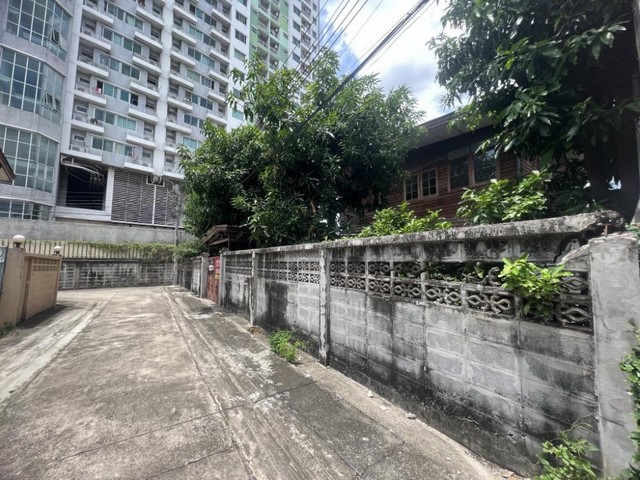 ขาย ที่ดิน 99 ตรว. ทำเลดี ใกล้ บิ๊กซี ติวานนท์ ถ.นครอินทร์ ถ.ประชาราษฎร์ จากปากซอยถึงแปลงที่ดิน 170 เมตร เดิน 2 นาทีถึงถนนใหญ่ ขาย ที่ดิน 99 ตรว. ทำเลดี ใกล้ บิ๊กซี ติวานนท์ ถ.นครอินทร์ ถ.ประชาราษฎร์ จากปากซอยถึงแปลงที่ดิน 170 เมตร เดิน 2 นาทีถึงถนนใหญ่