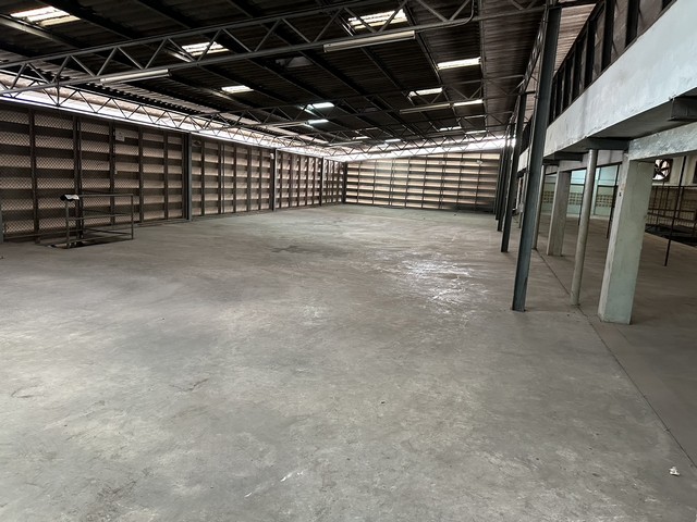 ������⡴ѧ�ç�ҹ1 ���2 �ҹ 37 ��.�. ��鹷���������� 3,520 ��.�. ö�͹෹���������Դ��� �˭�  ��ҹ������2 �ҧ��д�� ����� �ҧ�ع��¹