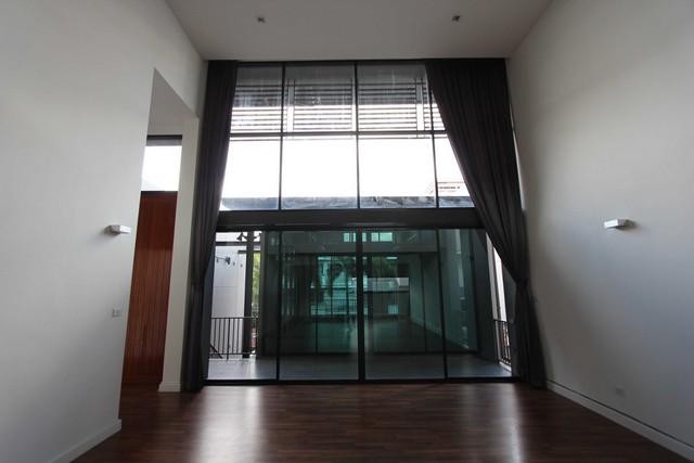 POR3500 ����������Ϳ���  ��� ྐྵ��� �Ѫ��-������ 9 THE PENTAS Ratchada-Rama 9 ���������� �Ϳ�� �Թ�ҧ�дǡ �.�ˡ�û����� �.��Ъ��ط��