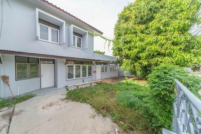 EPL-HR2864 ให้เช่าบ้านเดี่ยว 2 ชั้น ทำเลกรุงเทพกรีฑา หมู่บ้านนักกีฬาแหลมทอง พื้นที่ใช้สอย 150 ตรม. 4 ห้องนอน 1 ห้องน้ำ ที่ดิน: 56 ตารางวา EPL-HR2864 ให้เช่าบ้านเดี่ยว 2 ชั้น ทำเลกรุงเทพกรีฑา หมู่บ้านนักกีฬาแหลมทอง พื้นที่ใช้สอย 150 ตรม. 4 ห้องนอน 1 ห้องน้ำ ที่ดิน: 56 ตารางวา