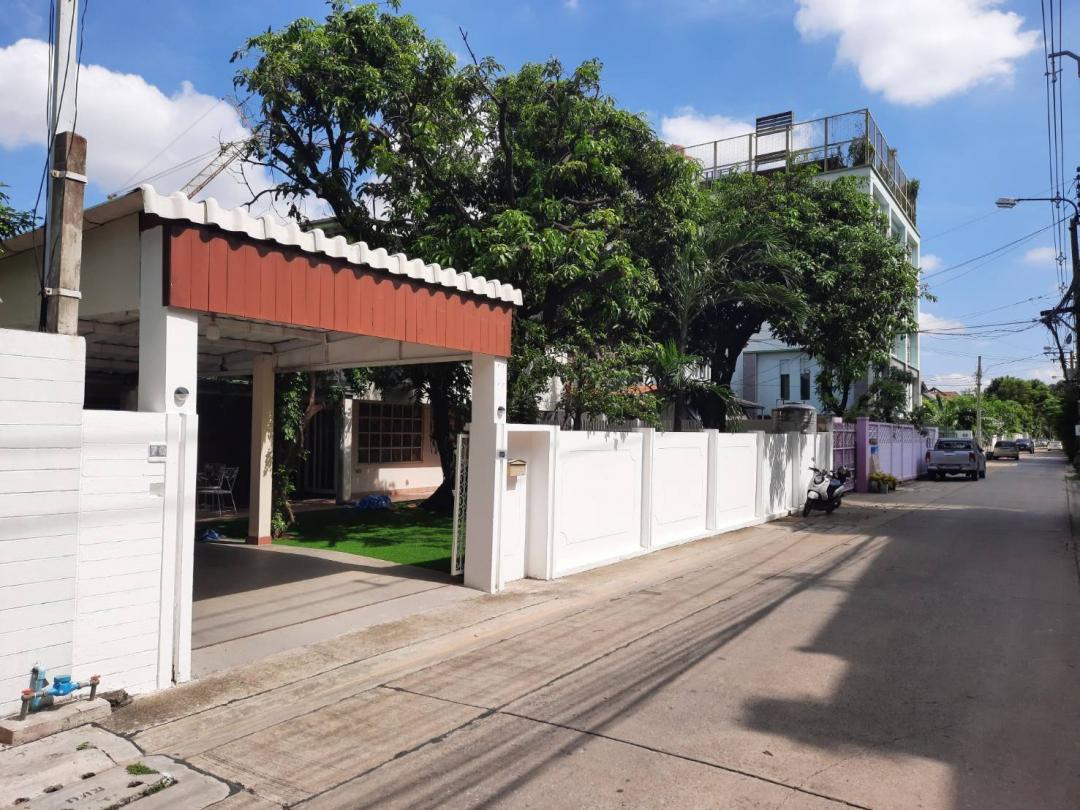 ให้เช่าบ้านเดี่ยว 2 ชั้น ย่านลาดพร้าว 15 เดินทางสะดวก ใกล้ MRT ลาดพร้าว ให้เช่าบ้านเดี่ยว 2 ชั้น ย่านลาดพร้าว 15 เดินทางสะดวก ใกล้ MRT ลาดพร้าว