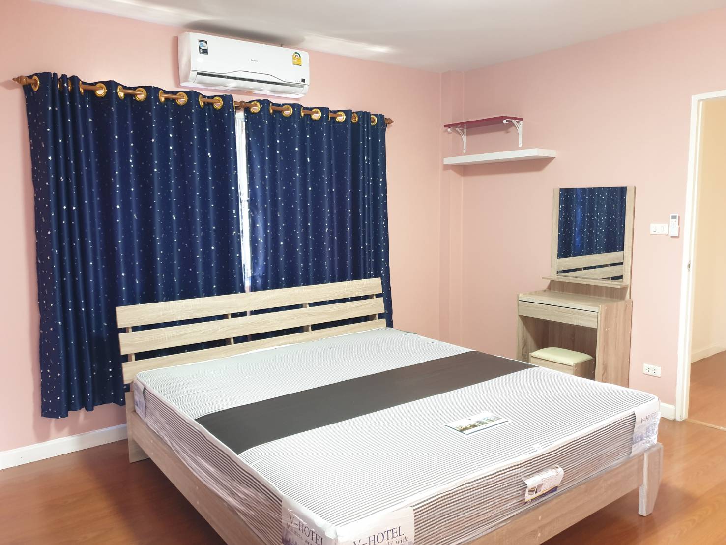 ขายพร้อมคนเช่า บ้านแฝด 2 ชั้น หมู่บ้าน ดุสิตบุรี บางบัวทอง ใกล้ตลาดสมบัติบุรี และ ใกล้ เซ็นทรัลเวสเกต ขายพร้อมคนเช่า บ้านแฝด 2 ชั้น หมู่บ้าน ดุสิตบุรี บางบัวทอง ใกล้ตลาดสมบัติบุรี และ ใกล้ เซ็นทรัลเวสเกต