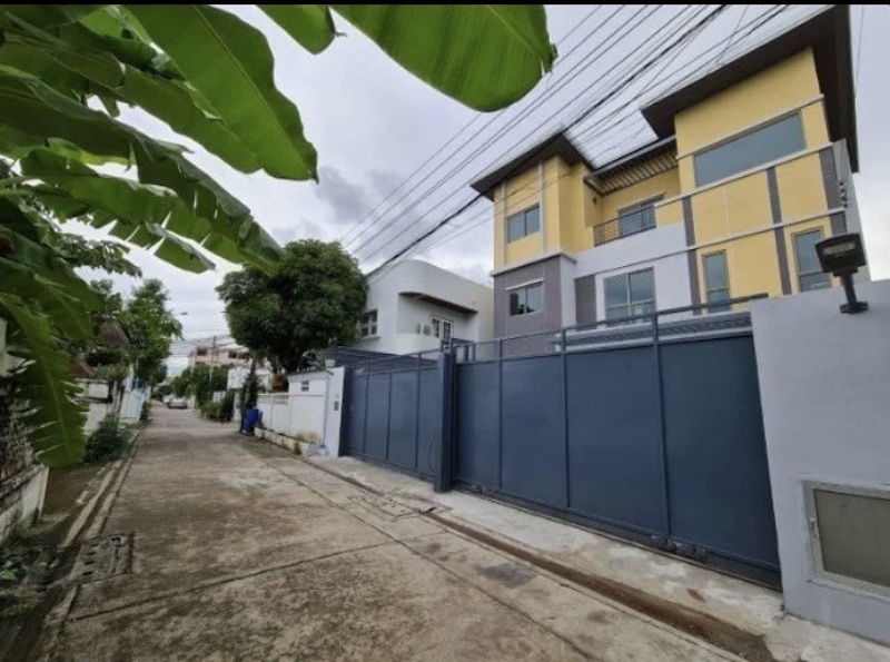 BS758 ��º�ҹ�Ҵ����� ���1 ��ҹ 3 ��� �����¹����� ��� BTS ��بѡ� , MRT ����¸Թ �ʹö ࢵ��بѡ� ��ا෾��ҹ��