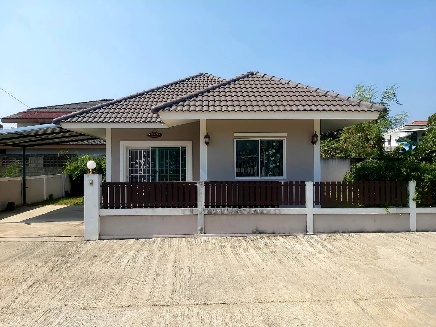 ขาย บ้านเดี่ยวราคา 2.29 ล้าน (มีคนเช่าเดือน5,000บาท) พร้อมเข้าอยู่ พื้นที่กว้างขวาง  ขาย บ้านเดี่ยวราคา 2.29 ล้าน (มีคนเช่าเดือน5,000บาท) พร้อมเข้าอยู่ พื้นที่กว้างขวาง