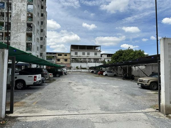 ��·��Թ���� ���������� 295���. �.�ҭ������ɡ 8 ࢵ�ҧ� ��ا෾ �� 0809982298