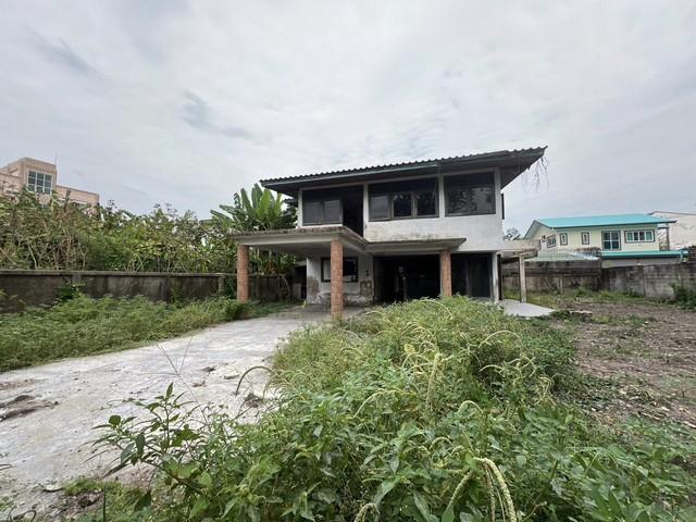 ขายที่ดิน 126 ตร.ว.ลาดพร้าว80 พร้อมสิ่งปลูกสร้าง ใกล้MRTลาดพร้าว7 ขายที่ดิน 126 ตร.ว.ลาดพร้าว80 พร้อมสิ่งปลูกสร้าง ใกล้MRTลาดพร้าว7