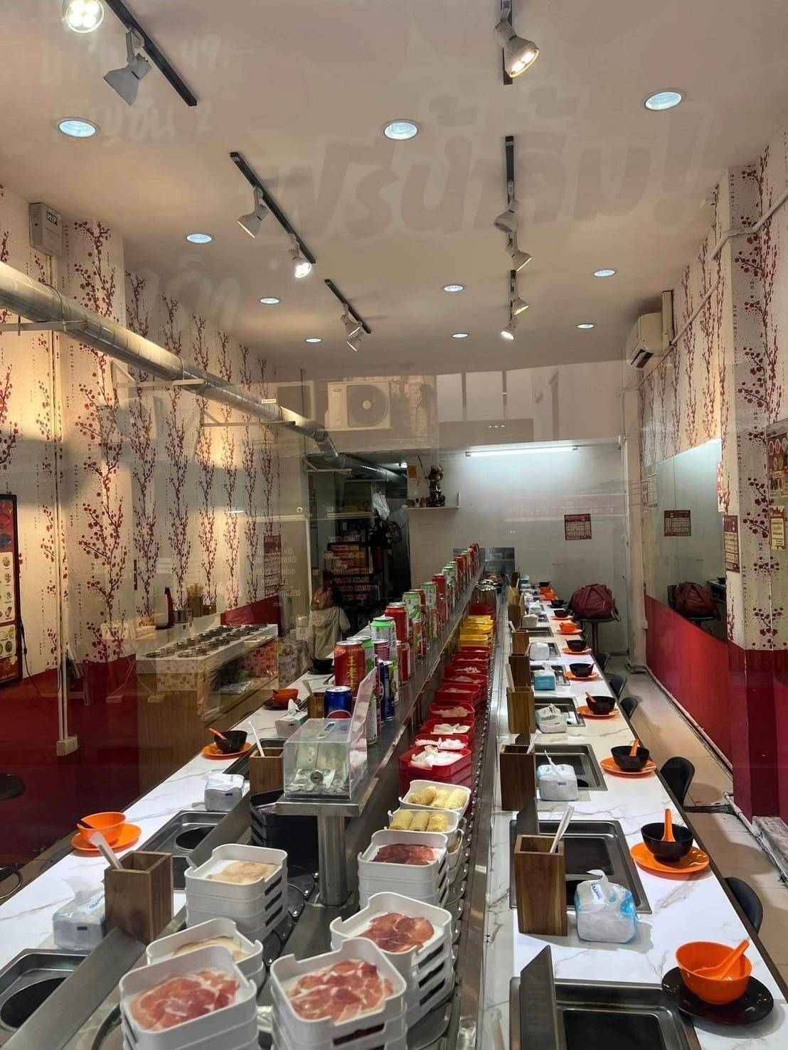 เซ้งร้านชาบูหม่าล่า ถนนสีลม พร้อมอุปกรณ์ ร้านอยู่ต้นซอยศาลาแดง 1 เซ้งร้านชาบูหม่าล่า ถนนสีลม พร้อมอุปกรณ์ ร้านอยู่ต้นซอยศาลาแดง 1