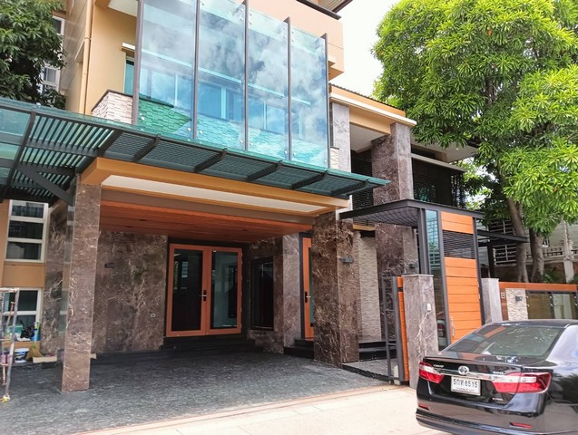 ขายบ้านเดี่ยว 3 ชั้น 81 ตรว. แกรนด์ บางกอก บูเลอวาร์ด เกษตร-นวมิน ขายบ้านเดี่ยว 3 ชั้น 81 ตรว. แกรนด์ บางกอก บูเลอวาร์ด เกษตร-นวมิน