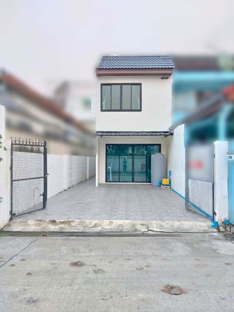 เลียบทางด่วน 2ชั้น ซ็นทรัลอีสวิลล์ CDC 32 ตรว ลาดพร้าว 83 1.7กม. เลียบทางด่วน 2ชั้น ซ็นทรัลอีสวิลล์ CDC 32 ตรว ลาดพร้าว 83 1.7กม.