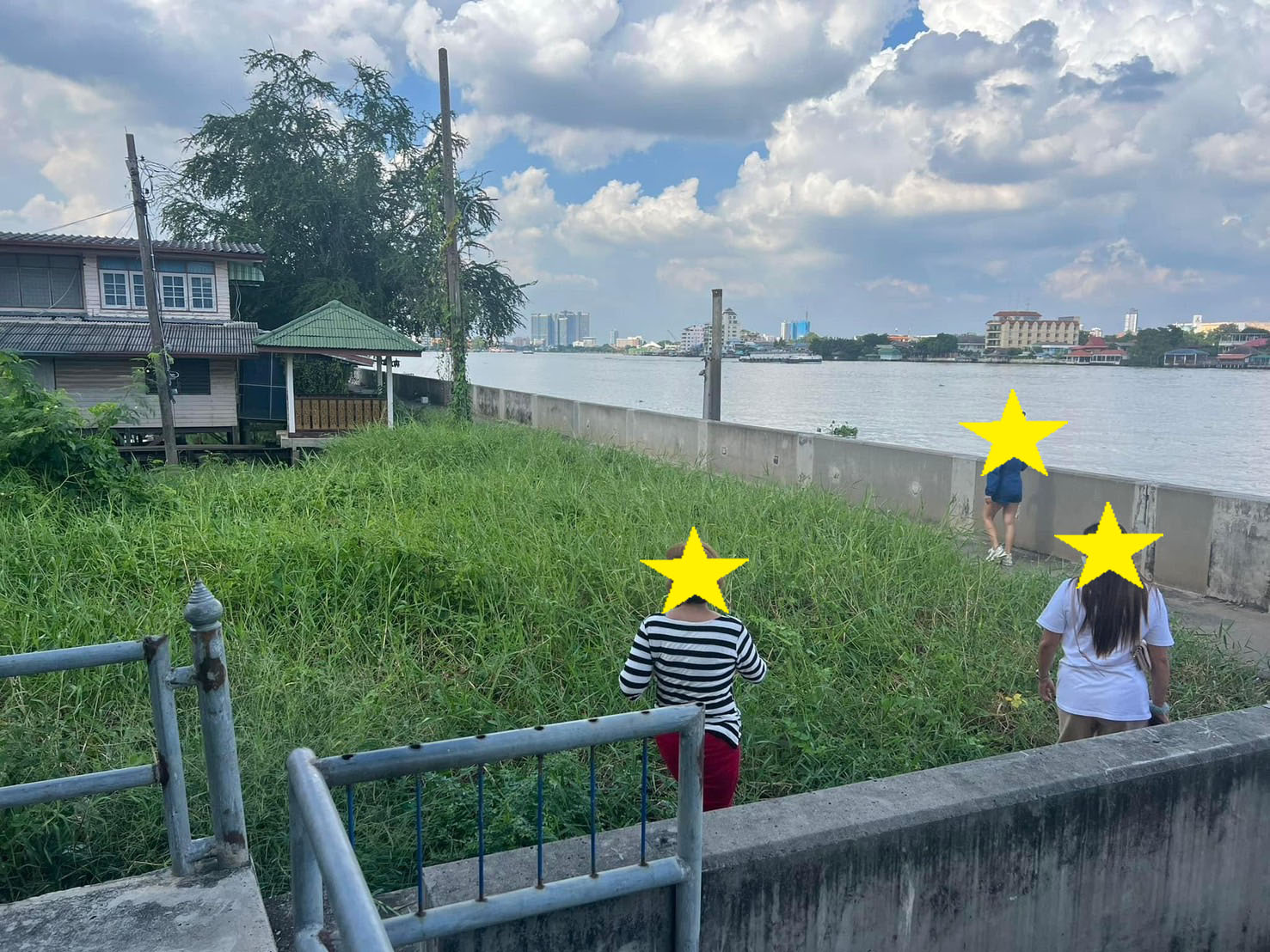 ขายที่ดินเปล่า 125 ตรว. ติดแม่น้ำเจ้าพระยา (วิวแม่น้ำ,วิวสะพาน) ขายที่ดินเปล่า 125 ตรว. ติดแม่น้ำเจ้าพระยา (วิวแม่น้ำ,วิวสะพาน)