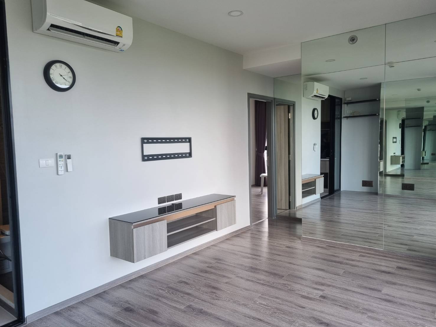 Knightsbridge collage สุขุมวิท 107 2ห้องนอน 23,000/m .0958195559 Knightsbridge collage สุขุมวิท 107 2ห้องนอน 23,000/m .0958195559