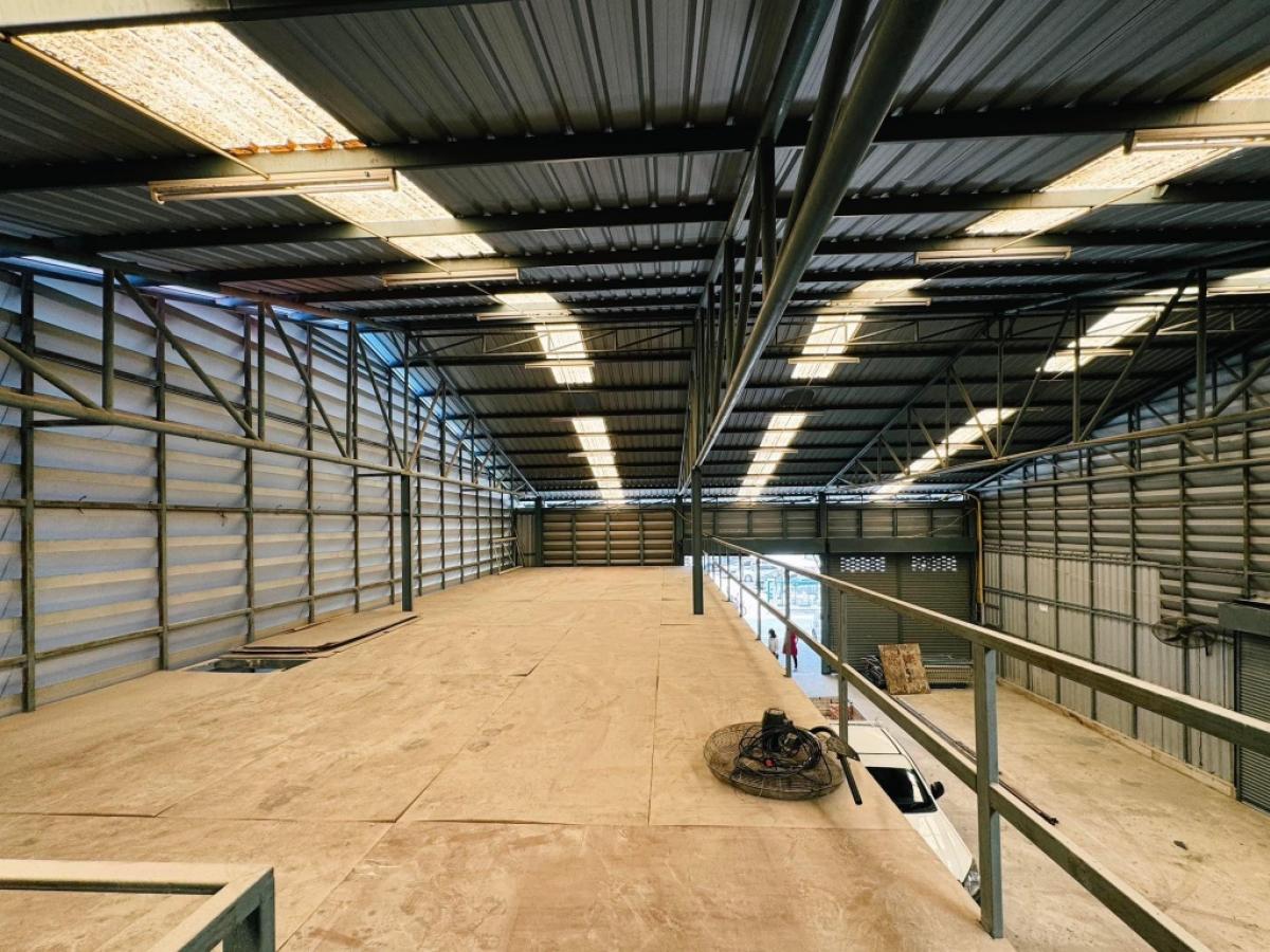 ให้เช่าโกดังพร้อมออฟฟิศ บนถนนรัชดา 460ตรม รับน้ำหนักได้ 5ตันถนนรั ให้เช่าโกดังพร้อมออฟฟิศ บนถนนรัชดา 460ตรม รับน้ำหนักได้ 5ตันถนนรั