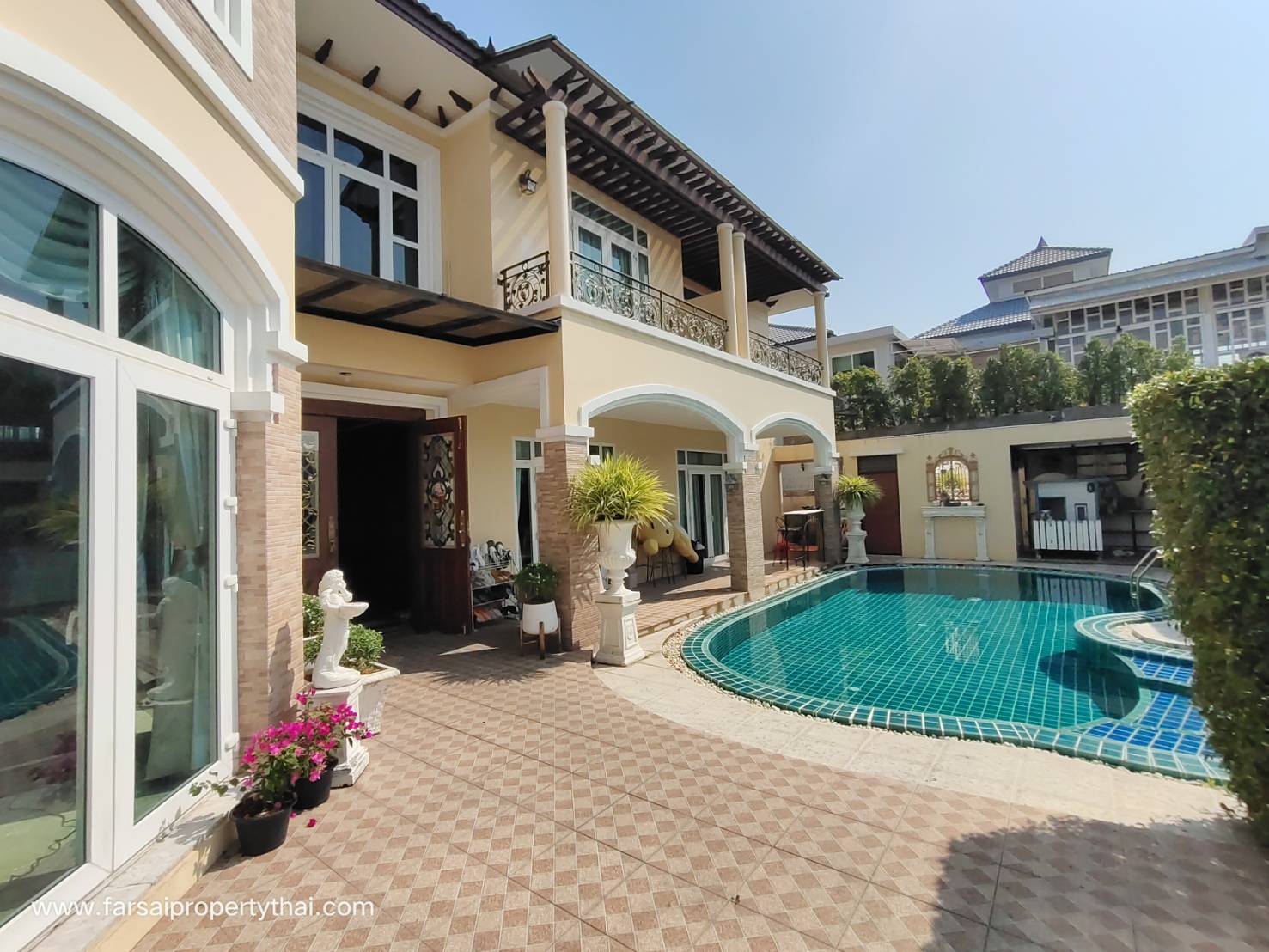 �����Ҥ���ʹ� 2���������¹��200��5�͹ 5�������ú������º�ҧ��