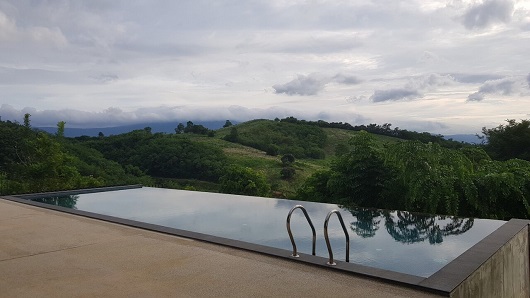 โอกาสเป็นเจ้าของบ้านหรู ใจกลางธรรมชาติ สัมผัสวิวเขาแบบ 360 องศา! โอกาสเป็นเจ้าของบ้านหรู ใจกลางธรรมชาติ สัมผัสวิวเขาแบบ 360 องศา!