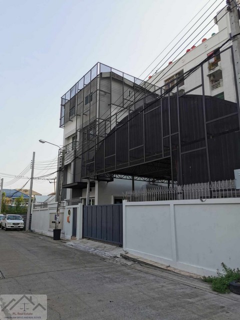 �������Ϳ�Ե 4 ��� 83 ���ҧ�� �Ҵ����� 71 �Ҥ����� 37 ��ҹ���º�