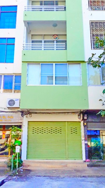 �Ϳ��� 6 �͹ �������Ҥ�þҳԪ�� 4 ��� MRT ʶҹ�����ҡ� 1.6 ��.