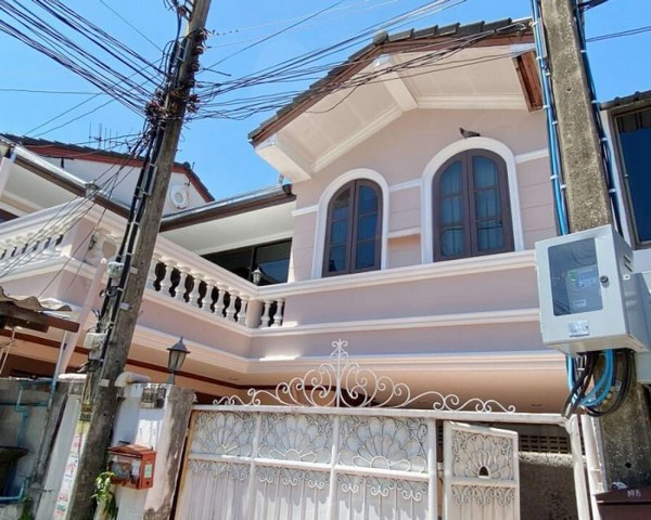 ให้เช่าทาวเฮ้าส์2ชั้น หมู่บ้าน The college town รามคําแหง24 กทม. ให้เช่าทาวเฮ้าส์2ชั้น หมู่บ้าน The college town รามคําแหง24 กทม.