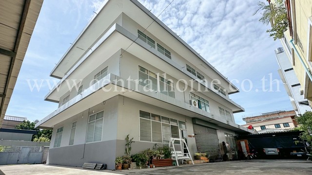 ที่ดิน พร้อมอาคารสำนักงาน 230 ตารางวา ติดถนน ซอยอ่อนนุช 70/1 ที่ดิน พร้อมอาคารสำนักงาน 230 ตารางวา ติดถนน ซอยอ่อนนุช 70/1